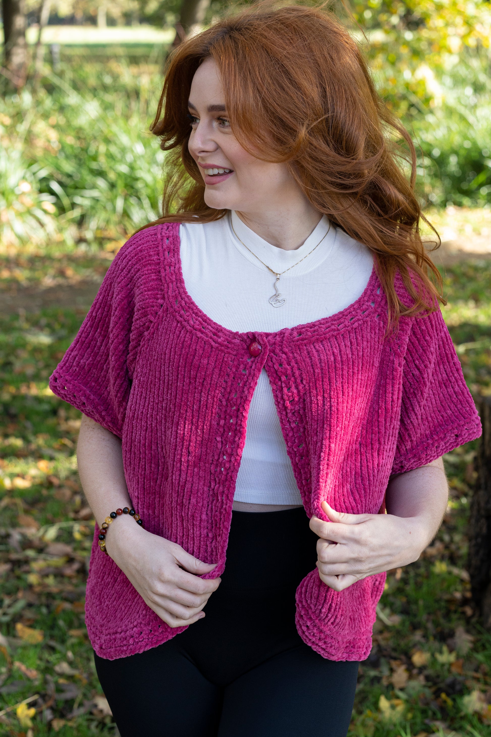 Ladies' pink chenille short-sleeved jacket with raglan sleeve detail