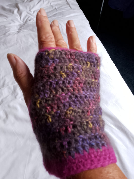 Wrist Warmers (Pink Trim)